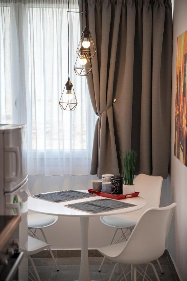 J Villara'S Luxury Suites Thessaloniki Exterior photo